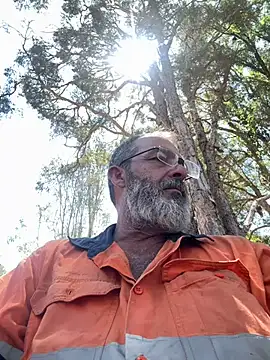 Snapshot of ausbod chatting on 01/05/25, 03:11 ausbod online show from 01/05/25, 03:11