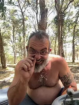 Snapshot of ausbod chatting on 01/06/25, 03:42 ausbod online show from 01/06/25, 03:42