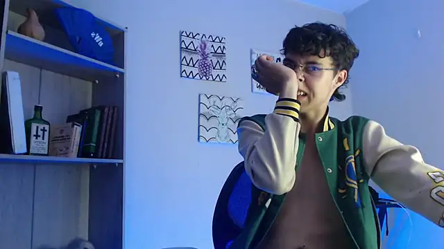 Jeam hot online show from 12/17/24, 12:12