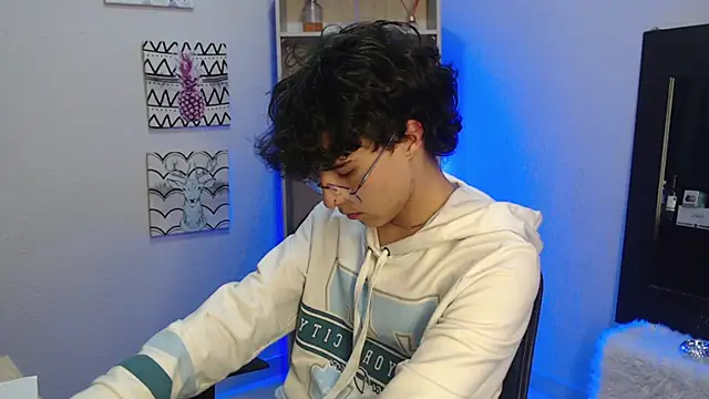 Jeam hot online show from 01/18/25, 12:46