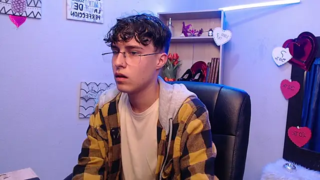 Jeam hot online show from 03/18/25, 08:48