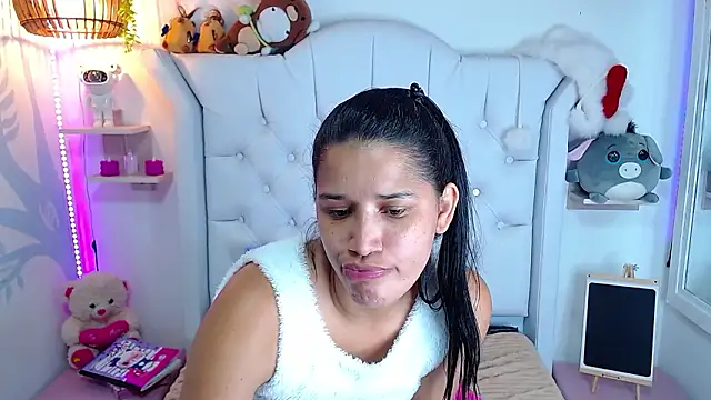 Snapshot of Alison_Wiley chatting on 03/11/26, 06:47 Alison Wiley online show from 03/11/26, 06:47