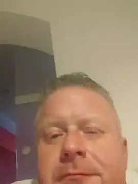 Snapshot of swingr chatting on 12/27/24, 01:00 swingr online show from 12/27/24, 01:00