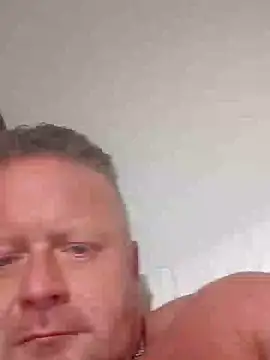 Snapshot of swingr chatting on 01/18/25, 10:39 swingr online show from 01/18/25, 10:39