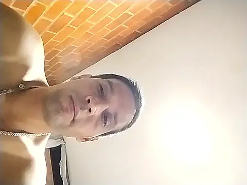 Snapshot of esteban2810m chatting on 03/11/26, 02:28 esteban2810m online show from 03/11/26, 02:28