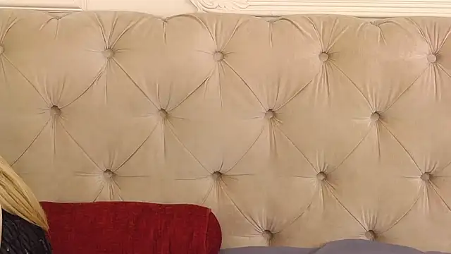 SarahLynz online show from 02/11/25, 12:27