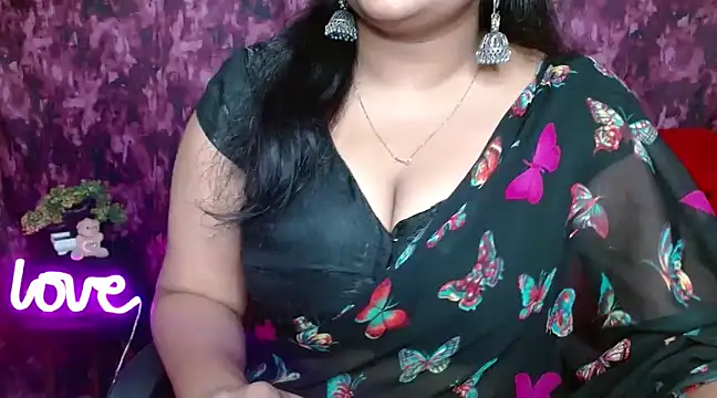 Snapshot of Naughty_Ayesha1 chatting on 01/15/25, 04:04 Naughty Ayesha1 online show from 01/15/25, 04:04
