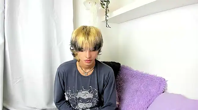 Snapshot of santy-kitty chatting on 12/04/24, 06:44 santy-kitty online show from 12/04/24, 06:44