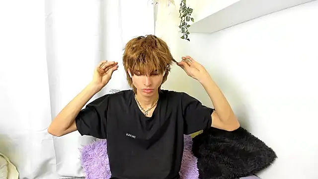 Snapshot of santy-kitty chatting on 02/16/25, 10:10 santy-kitty online show from 02/16/25, 10:10