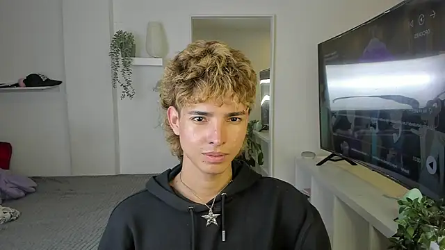 santy-kitty online show from 11/06/25, 01:28