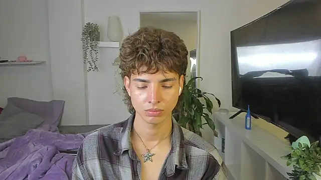 santy-kitty online show from 11/11/25, 04:01