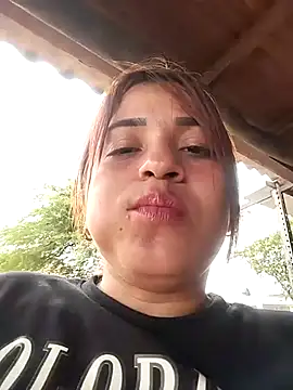 perlita05 online show from 02/15/25, 09:15