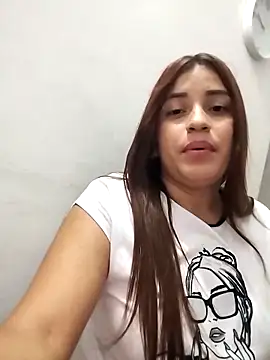 perlita05 online show from 02/18/25, 02:05