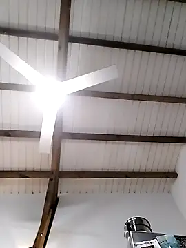 Snapshot of gwadaa9 chatting on 12/18/25, 12:00 gwadaa9 online show from 12/18/25, 12:00