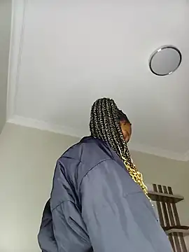 Snapshot of 02Boitybaby chatting on 12/05/24, 08:44 02Boitybaby online show from 12/05/24, 08:44