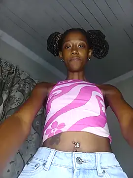 Snapshot of 02Boitybaby chatting on 12/08/24, 04:28 02Boitybaby online show from 12/08/24, 04:28