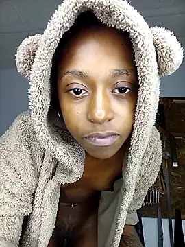 Snapshot of 02Boitybaby chatting on 10/18/25, 06:58 02Boitybaby online show from 10/18/25, 06:58