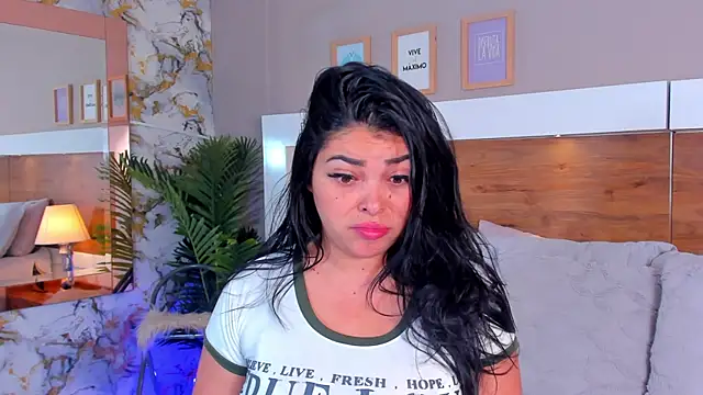 EmaBakker online show from 10/28/25, 12:09