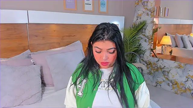 EmaBakker online show from 11/30/25, 11:47