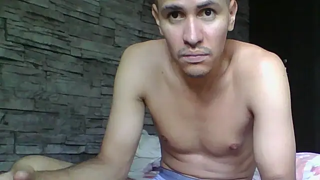 Snapshot of Sexylatin64 chatting on 06/22/26, 03:53 Sexylatin64 online show from 06/22/26, 03:53