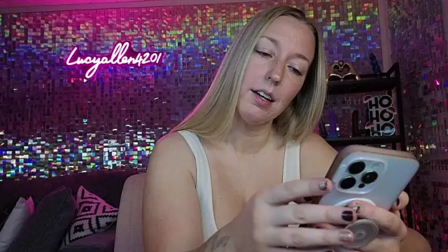 lucyallen4201 online show from 11/21/25, 11:42