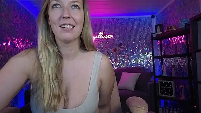 lucyallen4201 online show from 06/20/26, 10:56