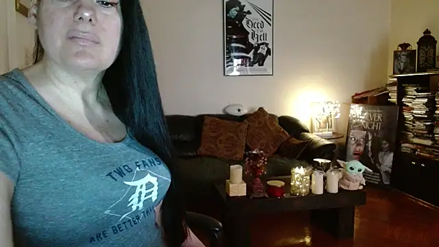 Snapshot of mandaloriangirls chatting on 03/08/26, 05:50 mandaloriangirls online show from 03/08/26, 05:50