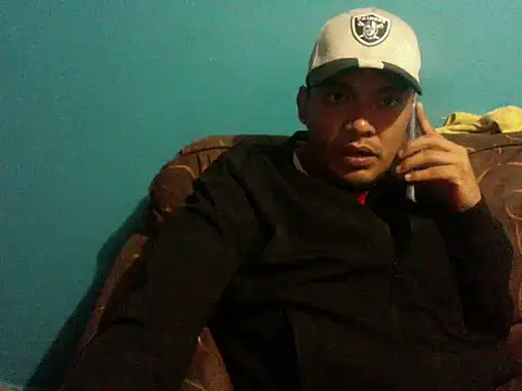 Snapshot of TUMORENO1 chatting on 02/05/25, 12:31 TUMORENO1 online show from 02/05/25, 12:31