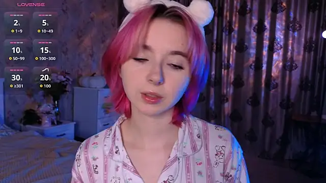 Snapshot of Nora_Failure chatting on 10/02/25, 01:07 Nora Failure online show from 10/02/25, 01:07