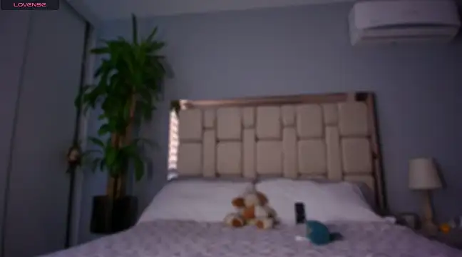 auroracaruso11 online show from 01/12/25, 09:40