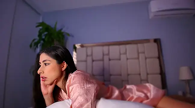 auroracaruso11 online show from 02/04/25, 09:41