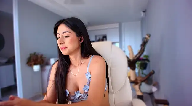 auroracaruso11 online show from 03/22/25, 01:08