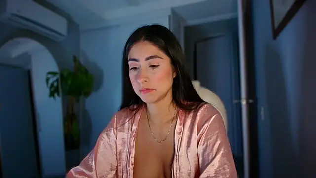 auroracaruso11 online show from 10/03/25, 11:18