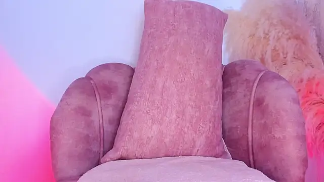 amelie murphy  online show from 12/13/24, 02:38