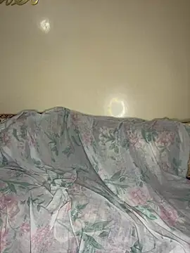 Snapshot of Layla-daloua chatting on 12/10/24, 01:32 Layla-daloua online show from 12/10/24, 01:32