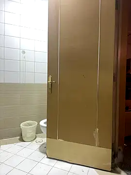 Snapshot of Layla-daloua chatting on 12/21/25, 09:11 Layla-daloua online show from 12/21/25, 09:11