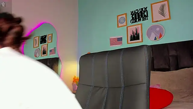 ParisFox  online show from 01/17/25, 07:49