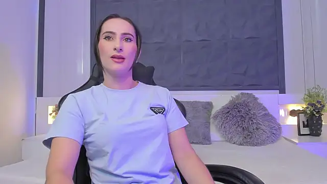 Snapshot of SaraGomez1 chatting on 02/19/26, 01:07 SaraGomez1 online show from 02/19/26, 01:07