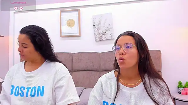 Snapshot of Dilan_y_Mia chatting on 02/12/25, 02:54 Dilan y Mia online show from 02/12/25, 02:54