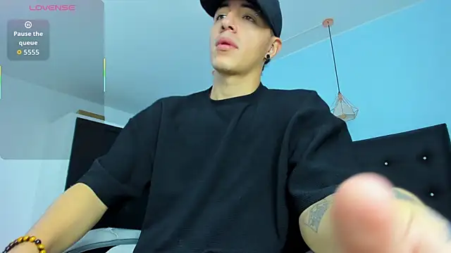 Lobo 17  online show from 10/24/25, 04:20