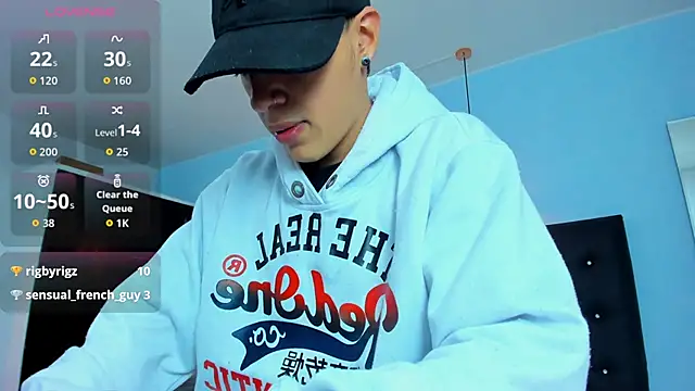 Lobo 17  online show from 10/31/25, 03:40