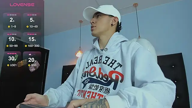 Lobo 17  online show from 11/07/25, 03:39