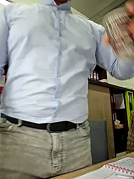 Snapshot of KarlosCarutox chatting on 09/10/25, 11:10 KarlosCarutox online show from 09/10/25, 11:10