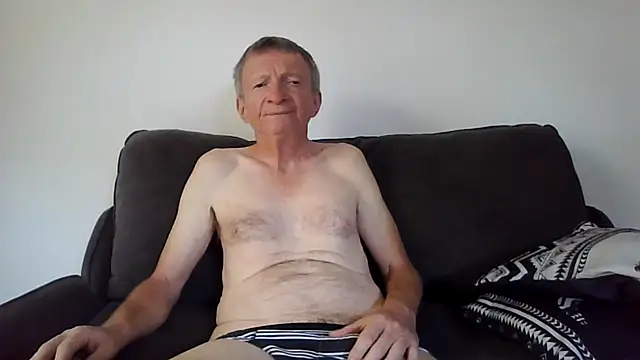 Snapshot of naturiste974 chatting on 02/26/25, 08:59 naturiste974 online show from 02/26/25, 08:59