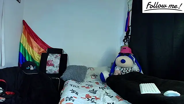 Snapshot of twink_sebas_ chatting on 12/14/24, 12:01 twink sebas online show from 12/14/24, 12:01