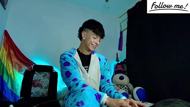 Snapshot of twink_sebas_ chatting on 12/15/24, 07:57 twink sebas online show from 12/15/24, 07:57