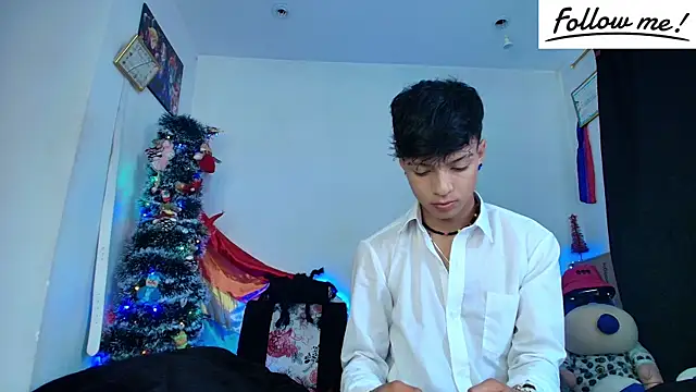 Snapshot of twink_sebas_ chatting on 12/22/24, 06:37 twink sebas online show from 12/22/24, 06:37