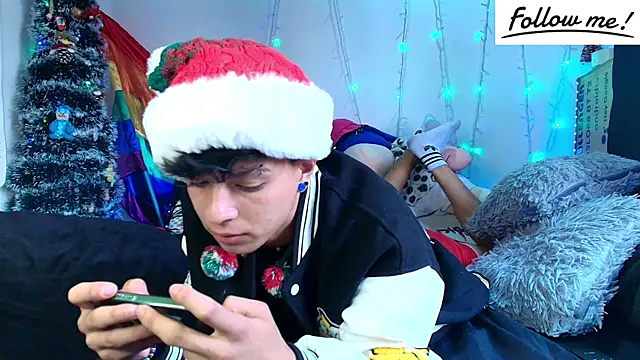 Snapshot of twink_sebas_ chatting on 12/24/24, 01:50 twink sebas online show from 12/24/24, 01:50