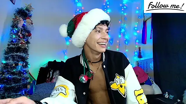 Snapshot of twink_sebas_ chatting on 12/25/24, 06:09 twink sebas online show from 12/25/24, 06:09