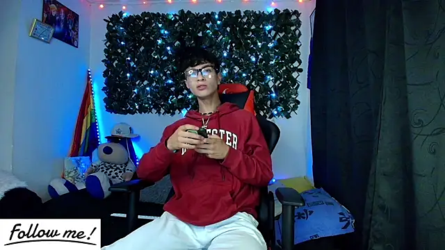 Snapshot of twink_sebas_ chatting on 01/11/25, 04:16 twink sebas online show from 01/11/25, 04:16